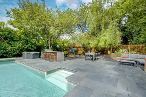 5 bedroom house for sale