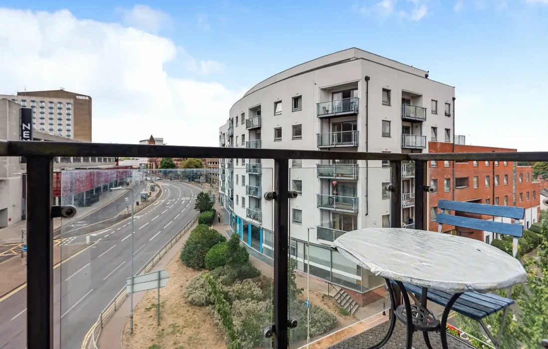 2 bedroom apartment to rent