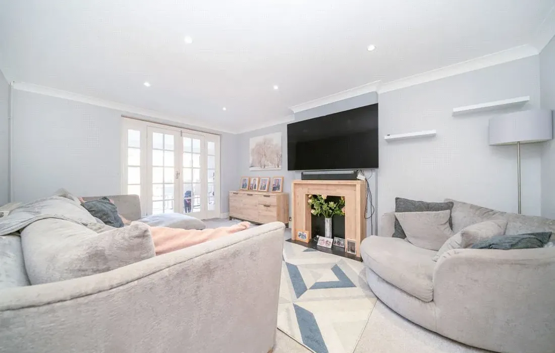 5 bedroom house for sale