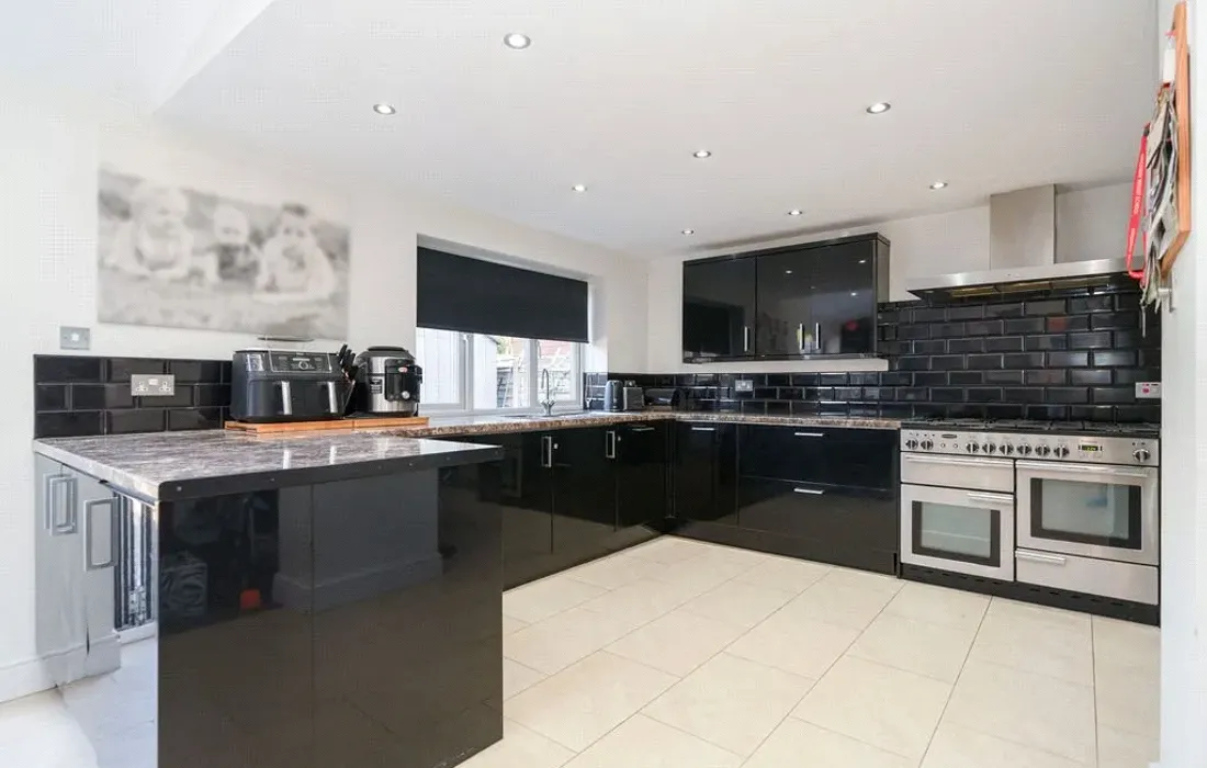 5 bedroom house for sale