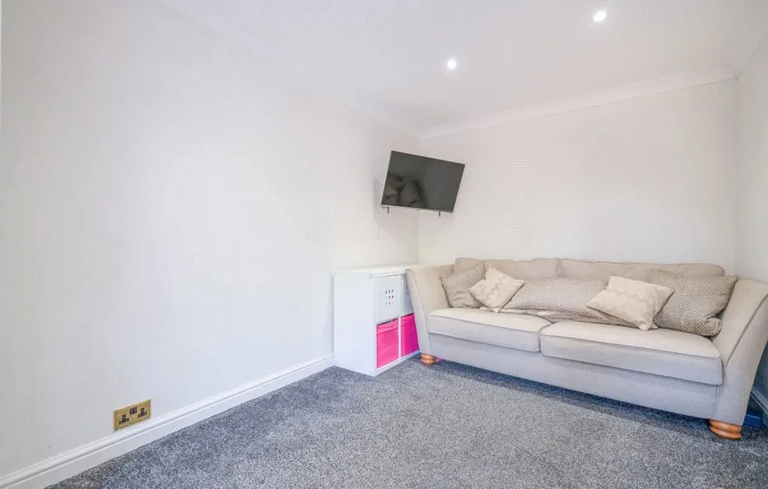 5 bedroom house for sale