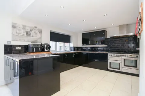 5 bedroom house for sale