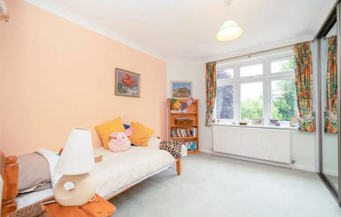 6 bedroom house for sale
