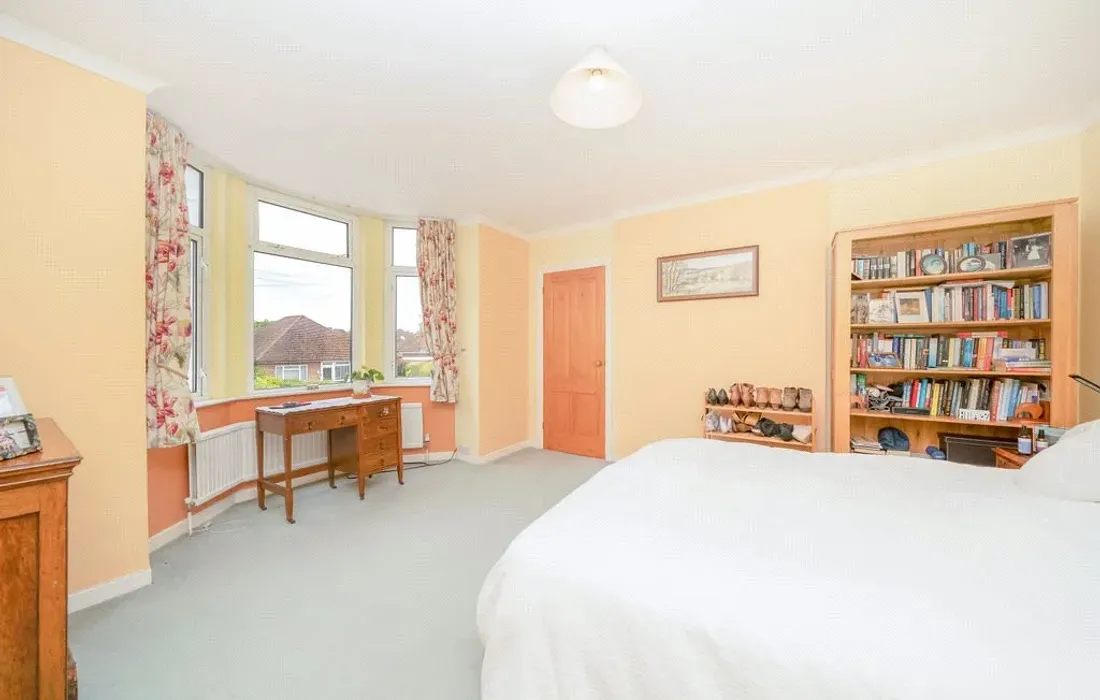 6 bedroom house for sale