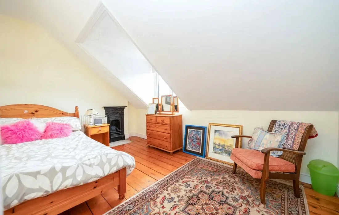 6 bedroom house for sale