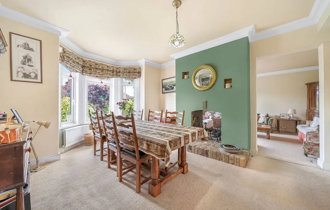 6 bedroom house for sale