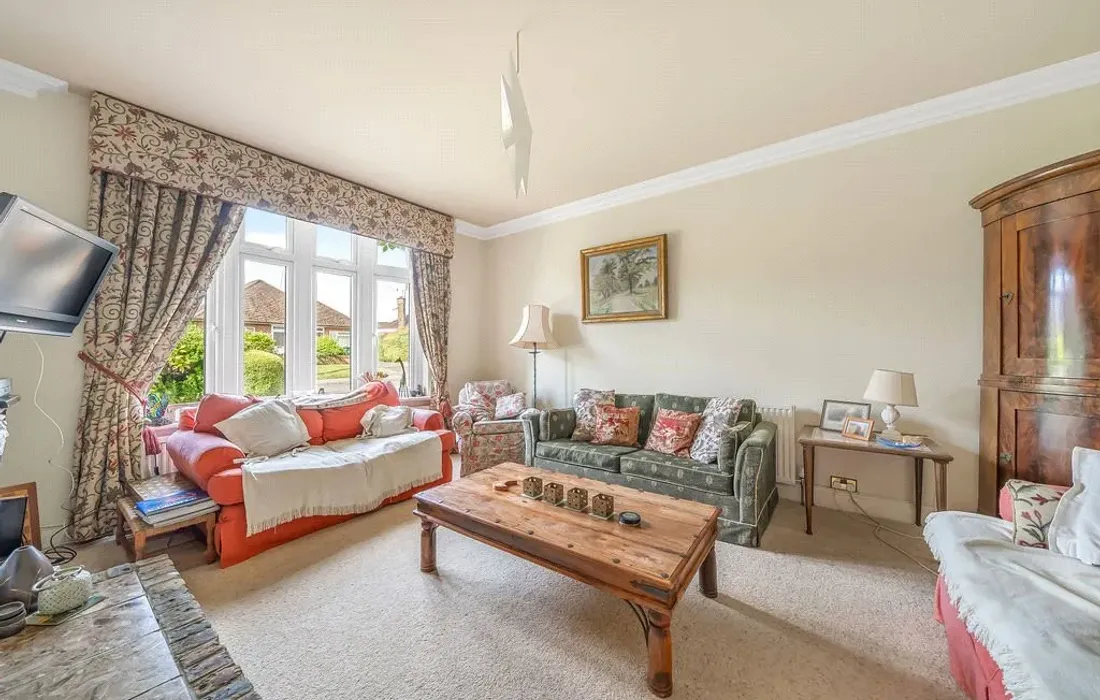 6 bedroom house for sale