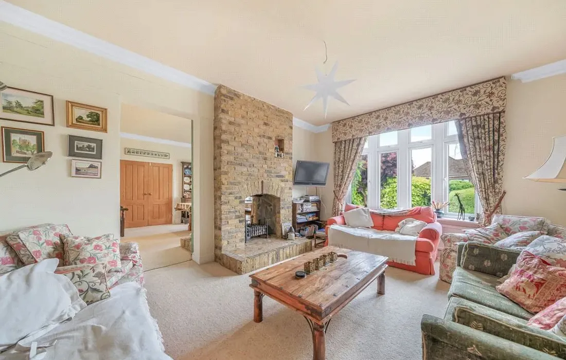 6 bedroom house for sale