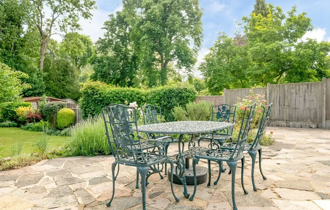 6 bedroom house for sale