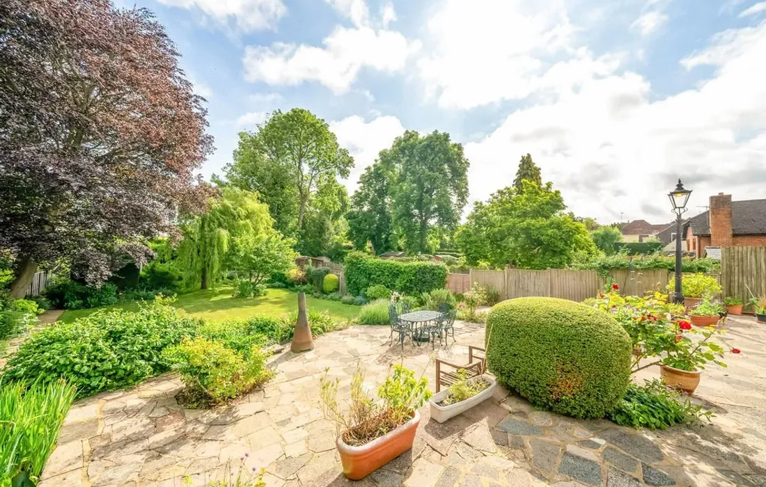 6 bedroom house for sale