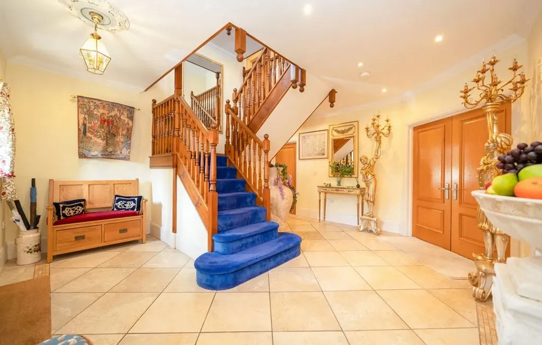 6 bedroom house for sale