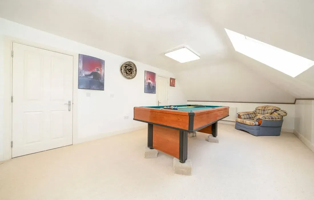 6 bedroom house for sale