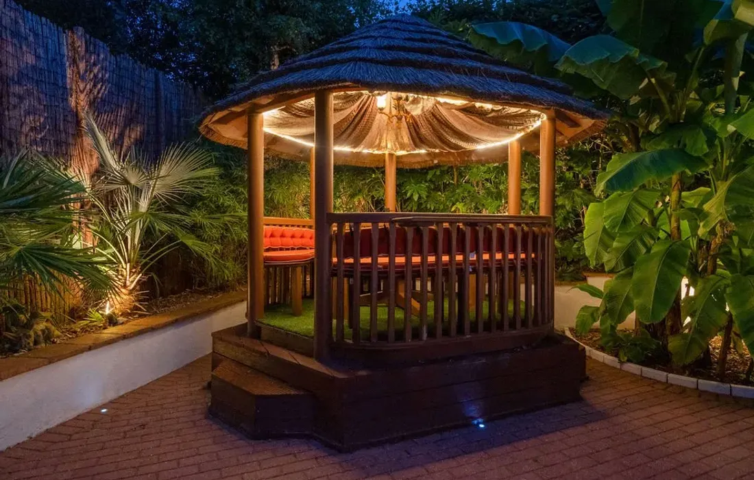 6 bedroom house for sale