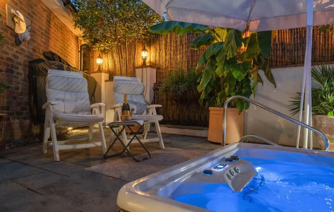 6 bedroom house for sale