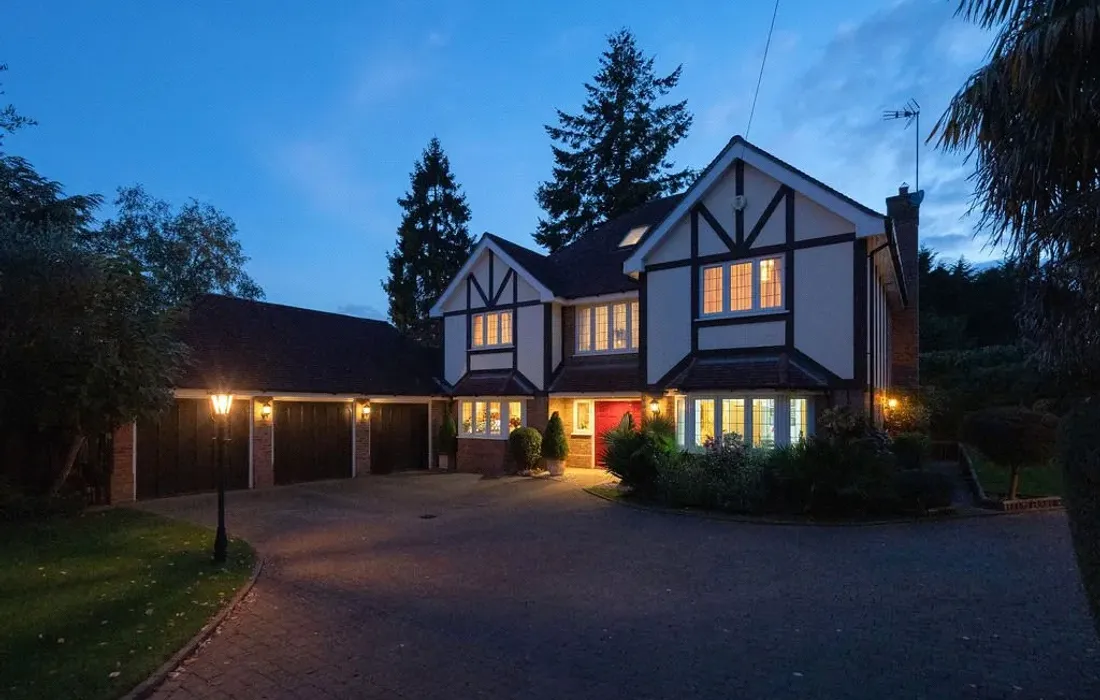 6 bedroom house for sale