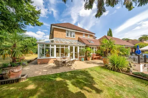 6 bedroom house for sale