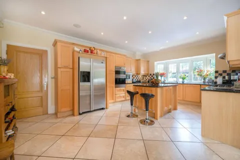 6 bedroom house for sale