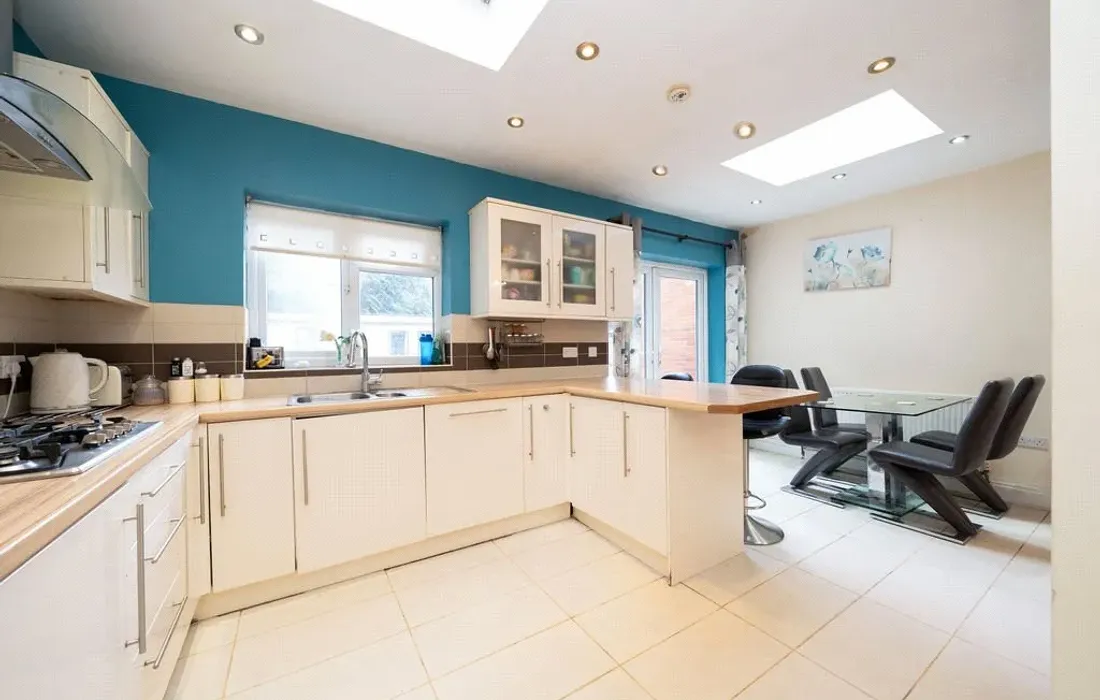 5 bedroom house for sale