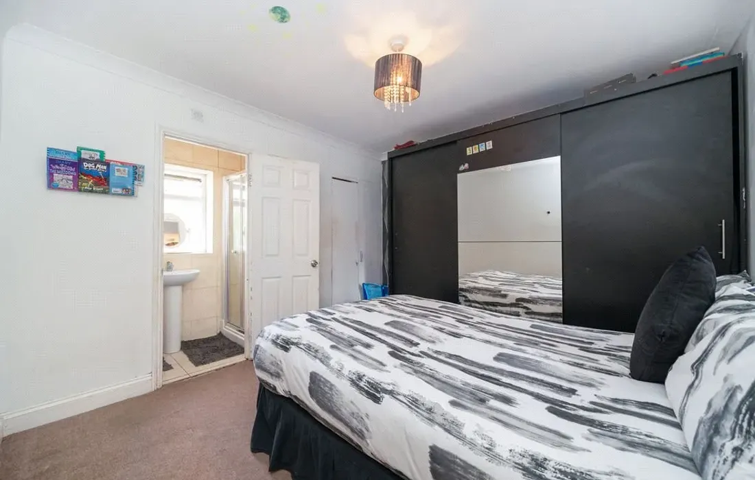 5 bedroom house for sale