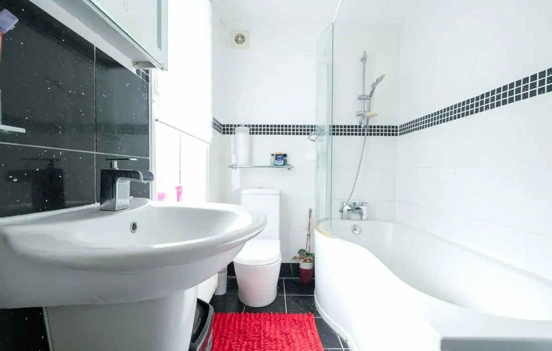 6 bedroom house for sale