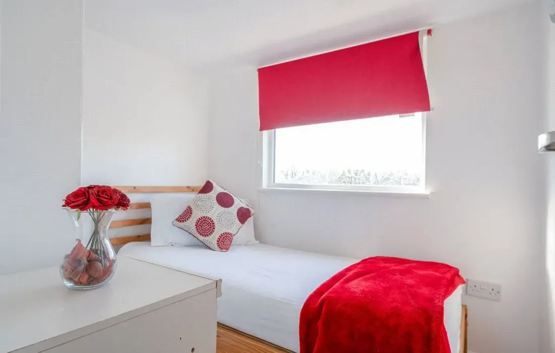 6 bedroom house for sale