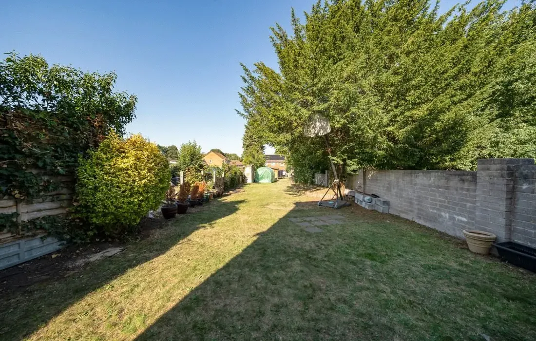 6 bedroom house for sale