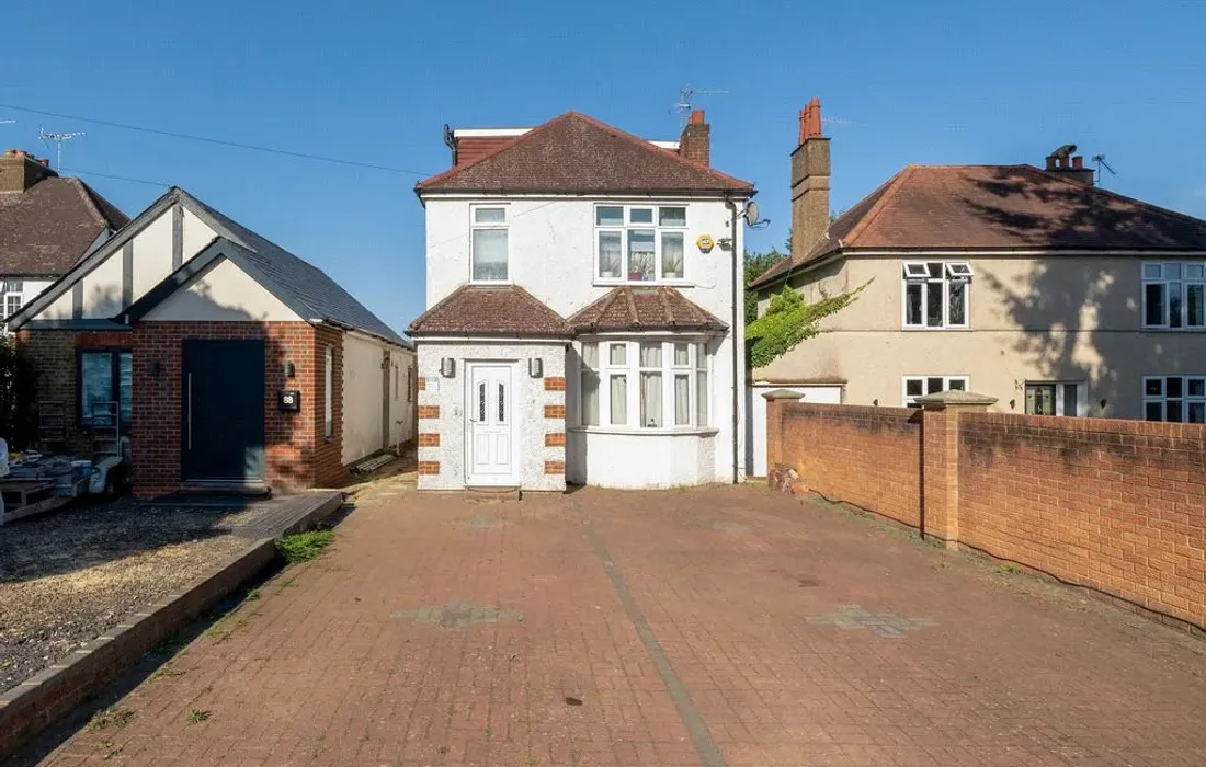 6 bedroom house for sale