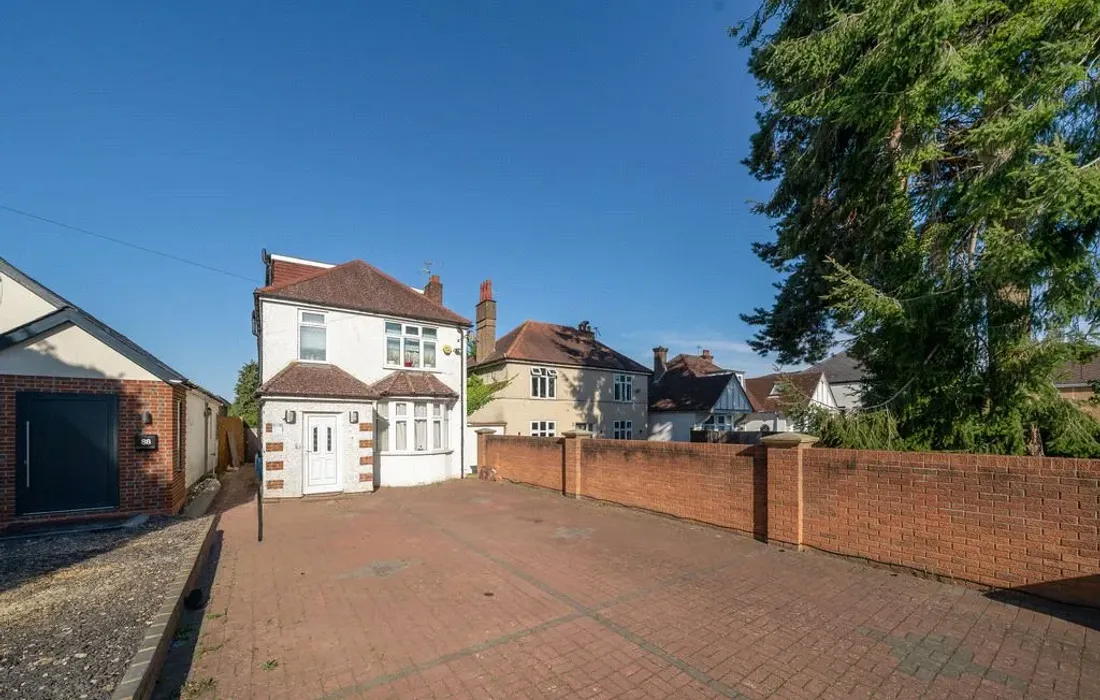 6 bedroom house for sale