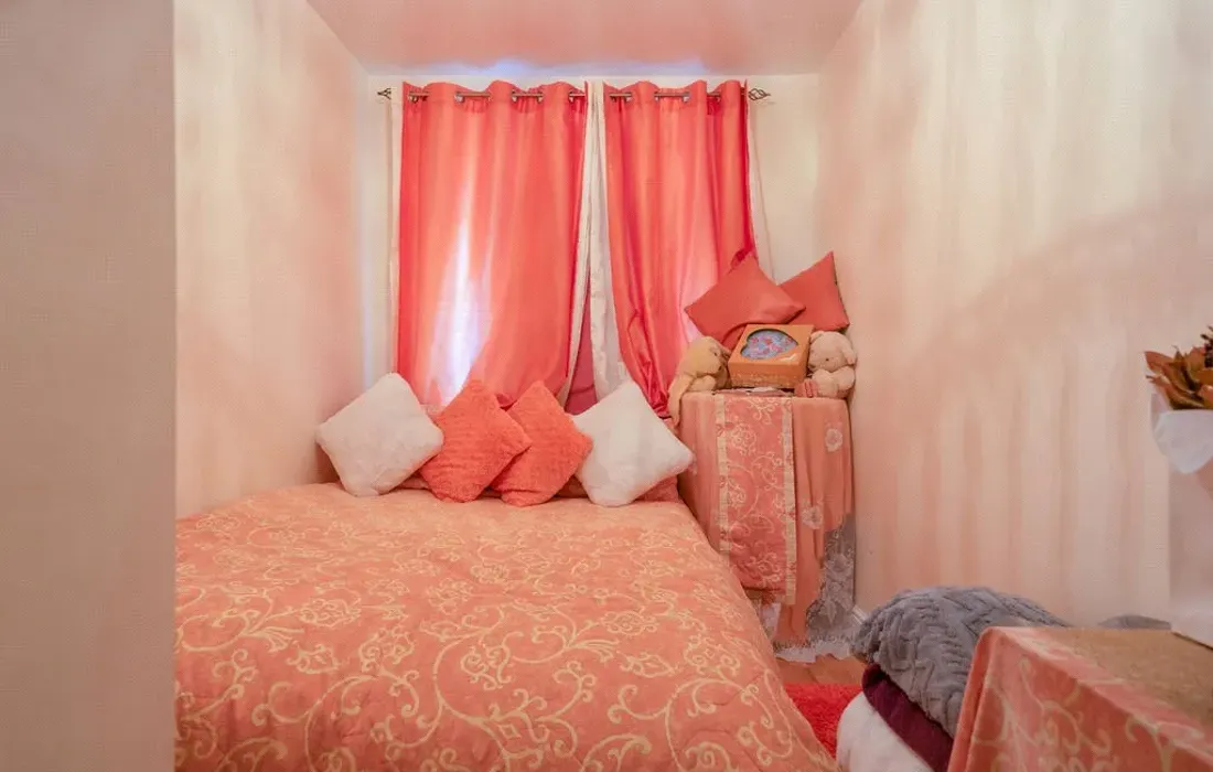 6 bedroom house for sale