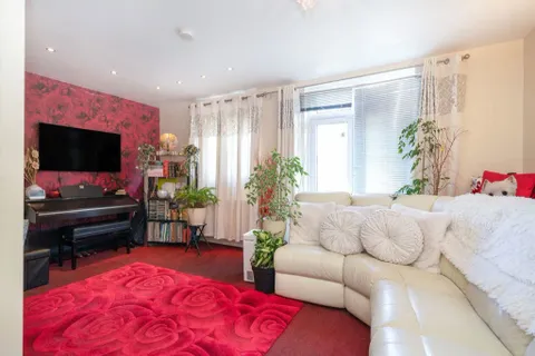 6 bedroom house for sale