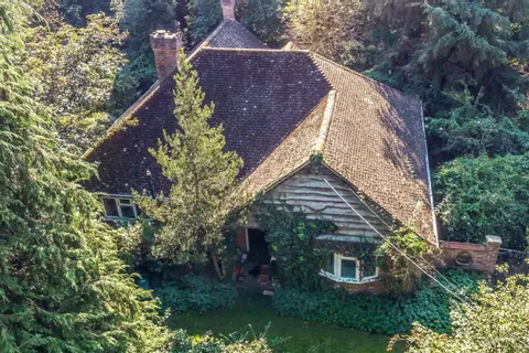 4 bedroom bungalow for sale