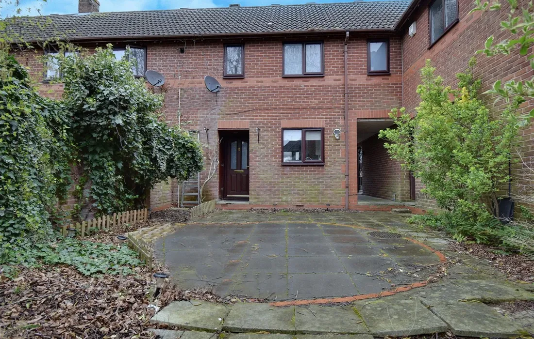 2 bedroom house for sale