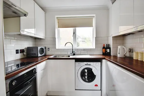 2 bedroom house for sale