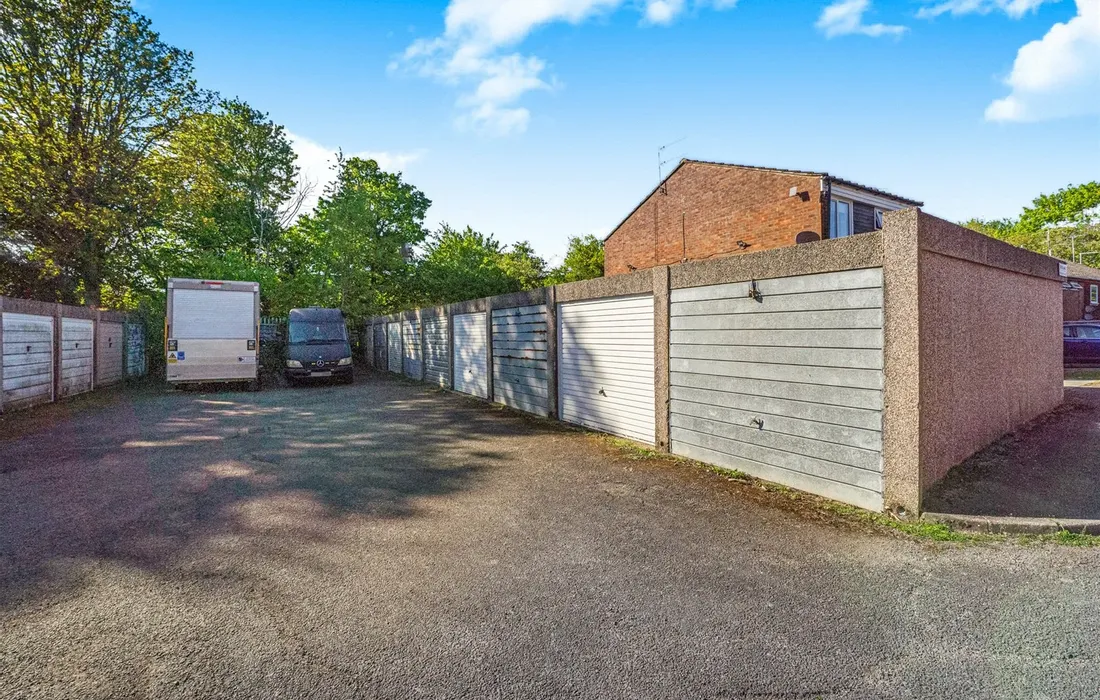 2 bedroom house for sale