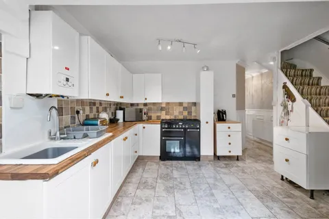 2 bedroom house for sale