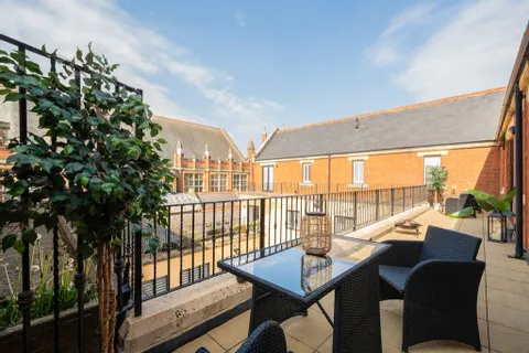 3 bedroom apartment for sale