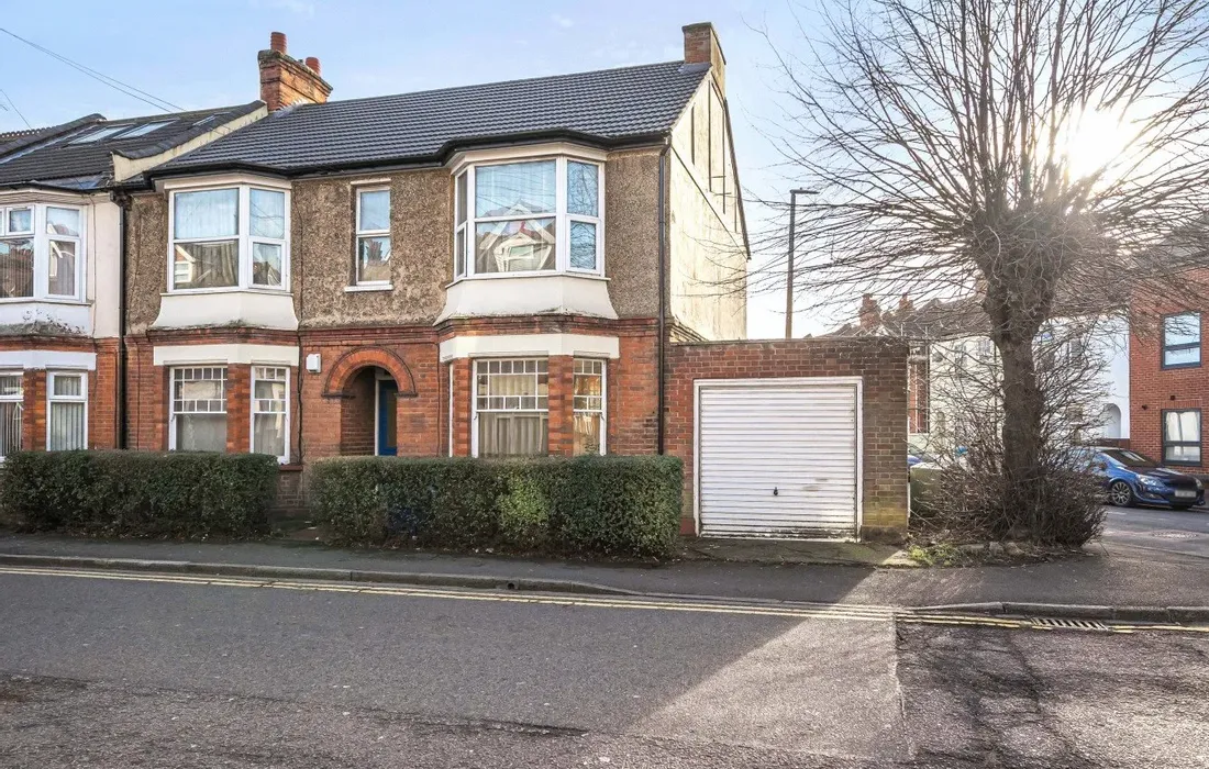 5 bedroom house for sale