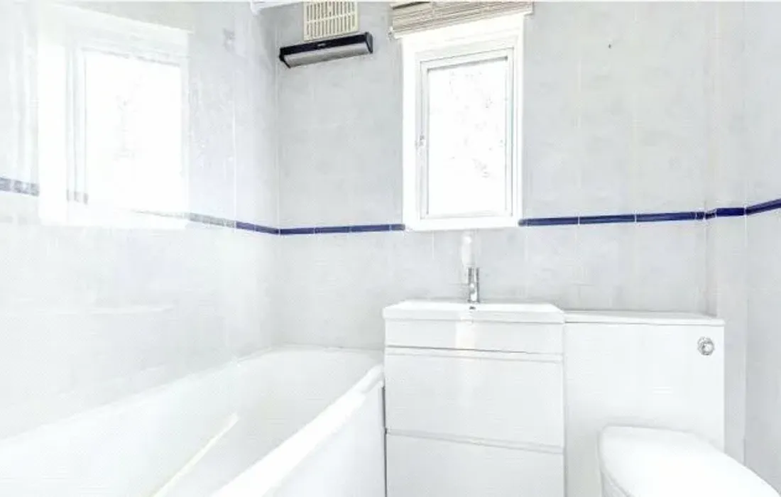 3 bedroom maisonette for sale
