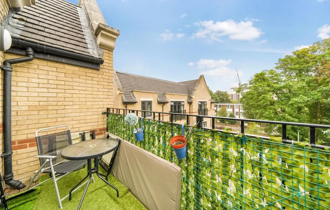 3 bedroom apartment for sale