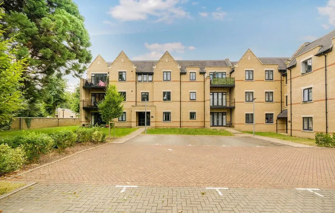 3 bedroom apartment for sale