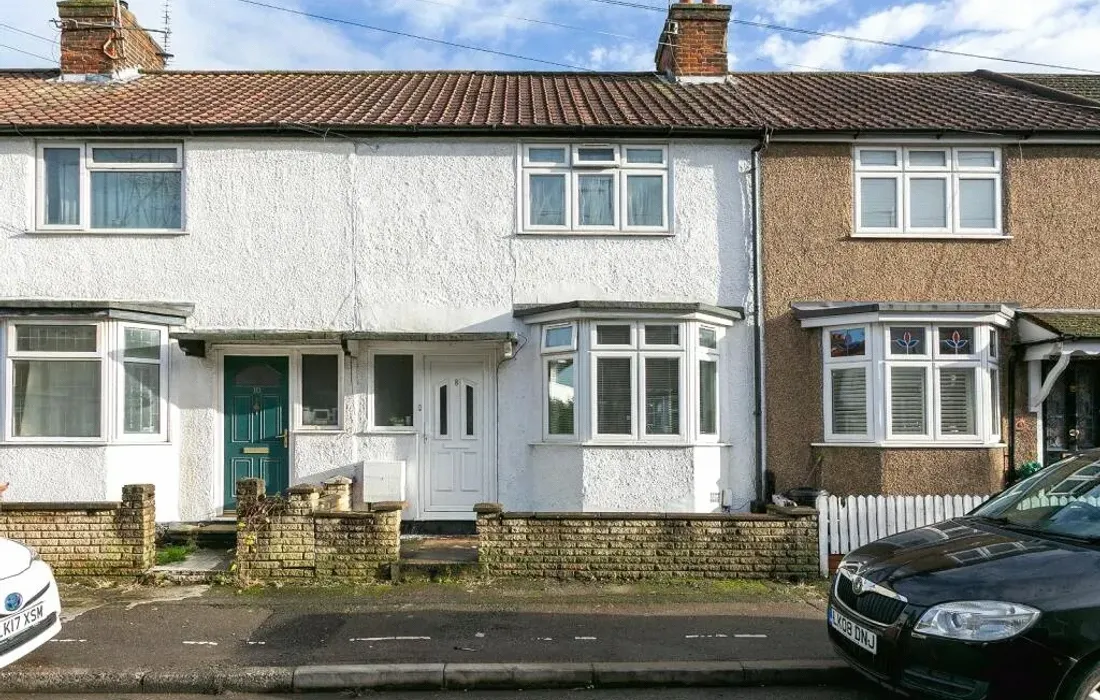 3 - 4 bedrooms house for sale