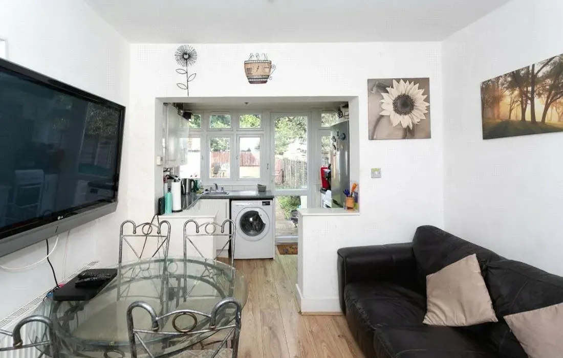 3 - 4 bedrooms house for sale