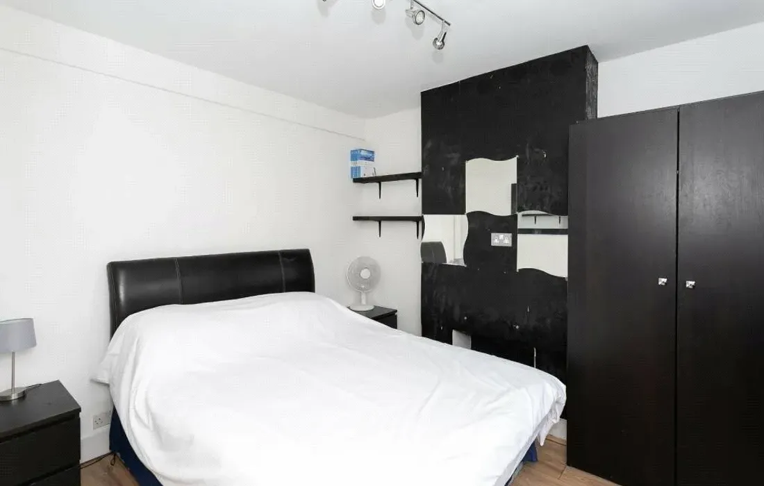 3 - 4 bedrooms house for sale