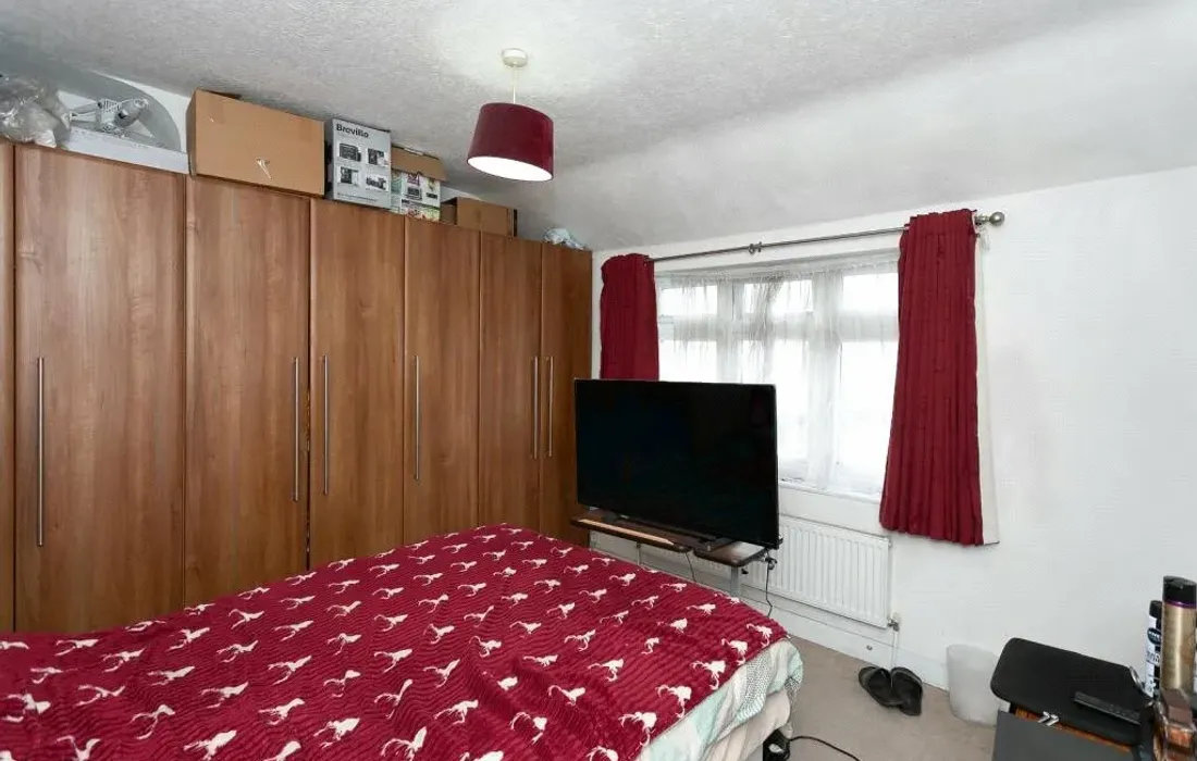 3 - 4 bedrooms house for sale