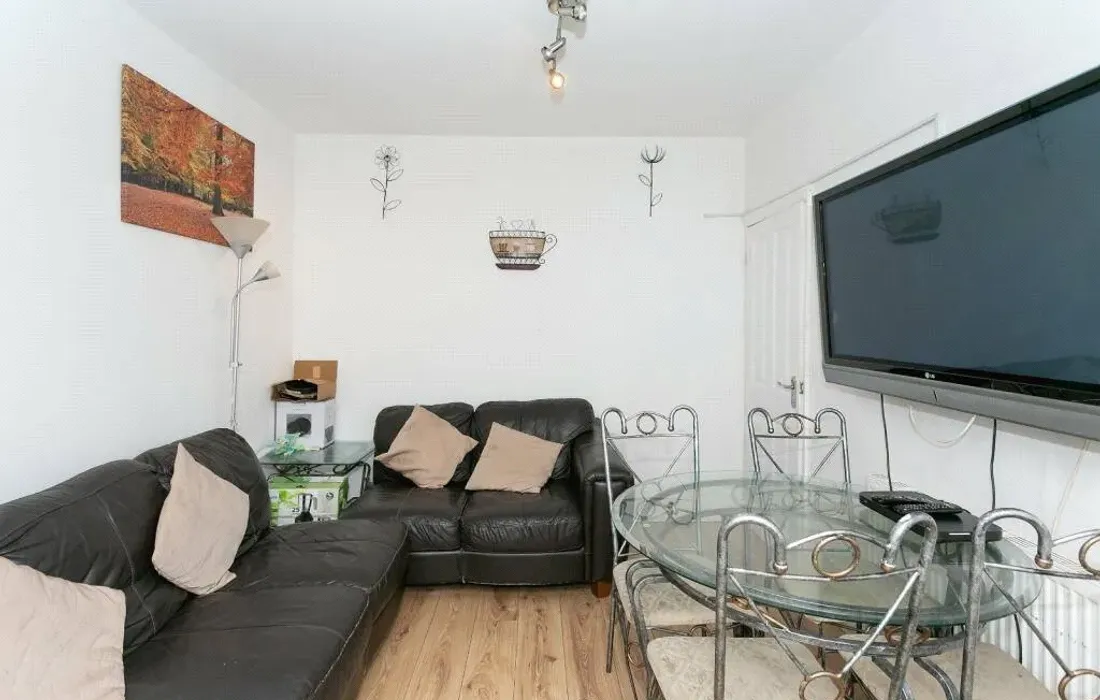 3 - 4 bedrooms house for sale