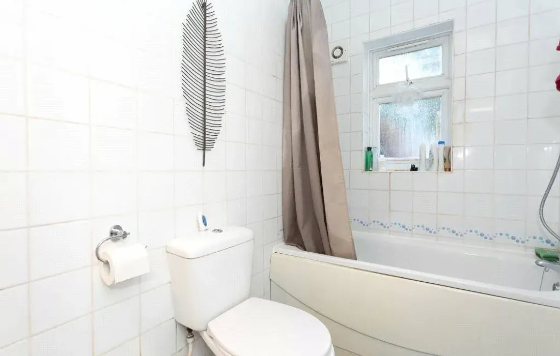 3 - 4 bedrooms house for sale