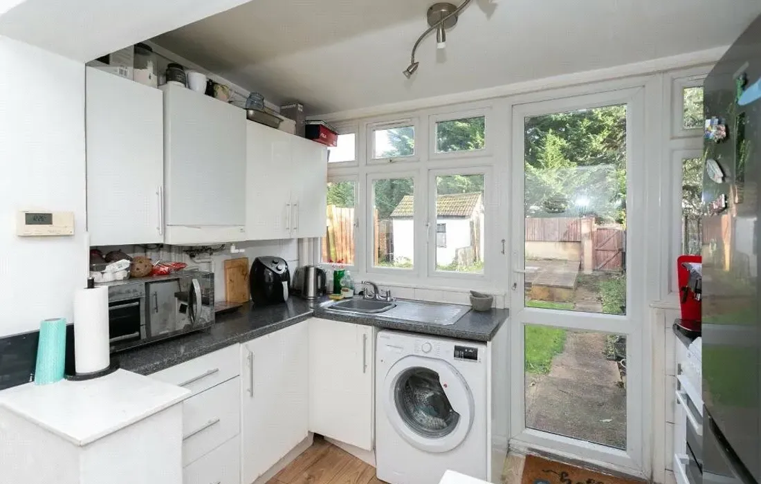 3 - 4 bedrooms house for sale