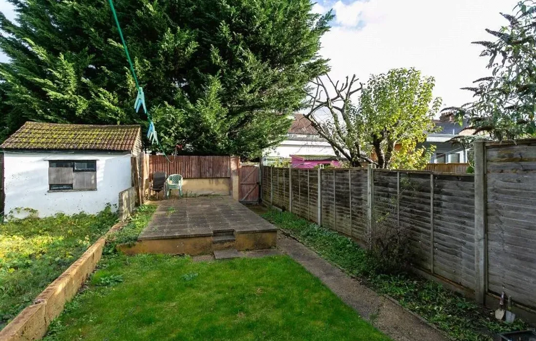 3 - 4 bedrooms house for sale