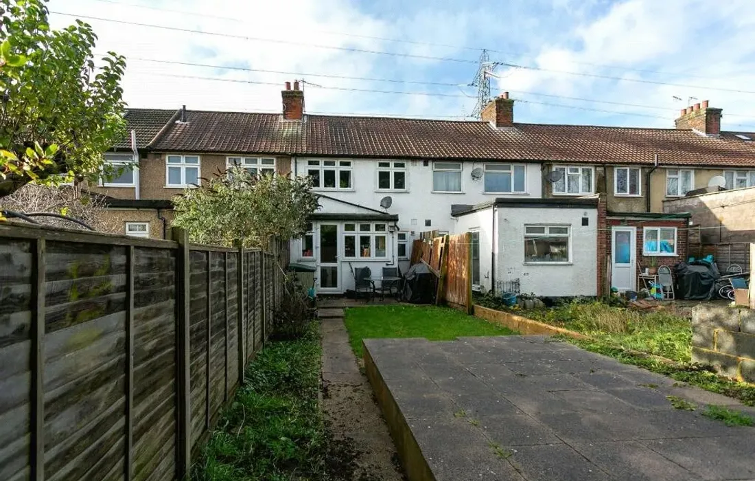 3 - 4 bedrooms house for sale