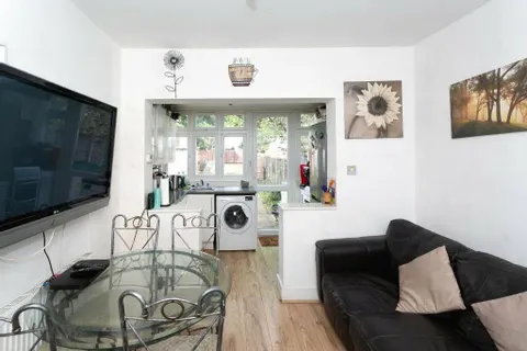 3 - 4 bedrooms house for sale